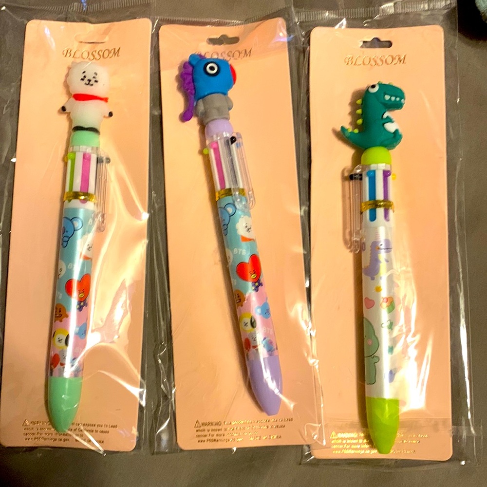 3x New in package adorable multi-colored pens!